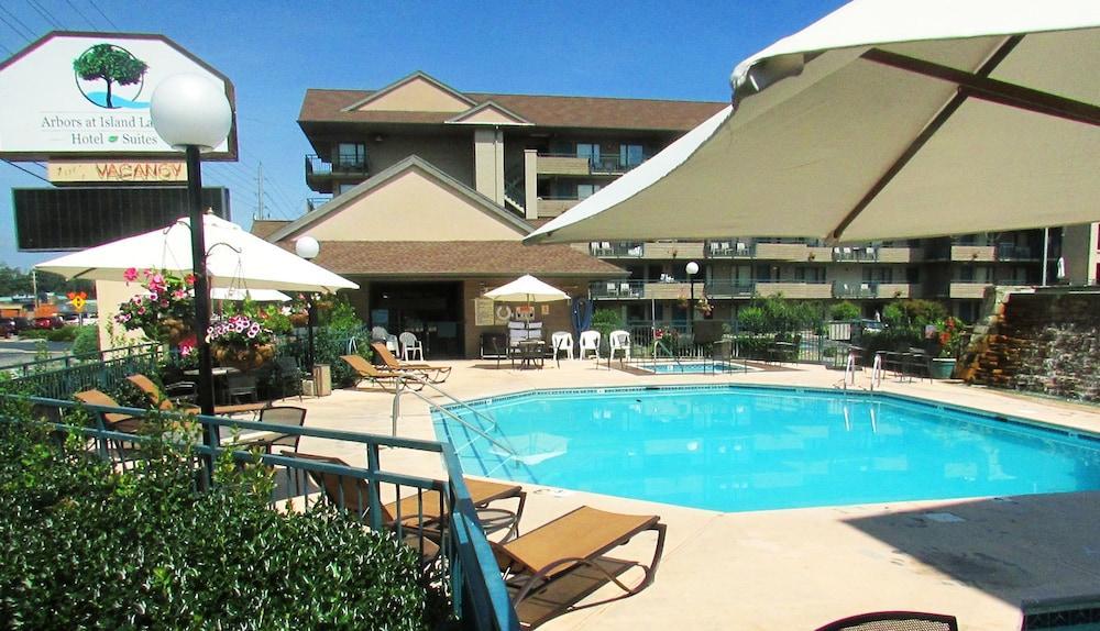Arbors At Island Landing & Hotel Pigeon Forge
