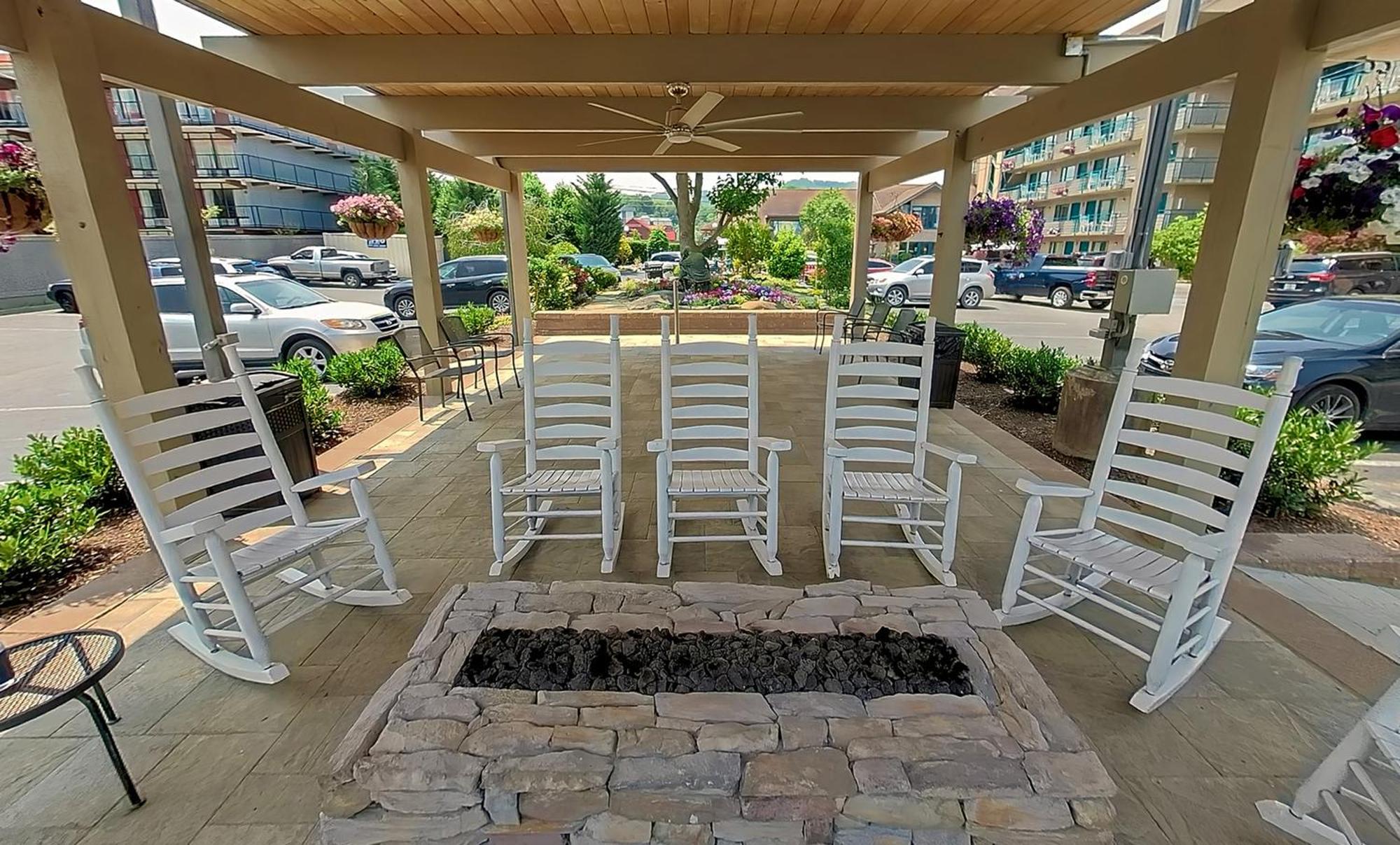 Arbors At Island Landing &
